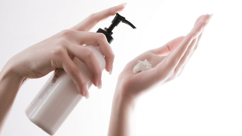  Isprobali smo i evo kako deluje:Alverde pena za čišćenje lica