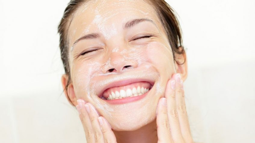 Uriage gel za umivanje lica