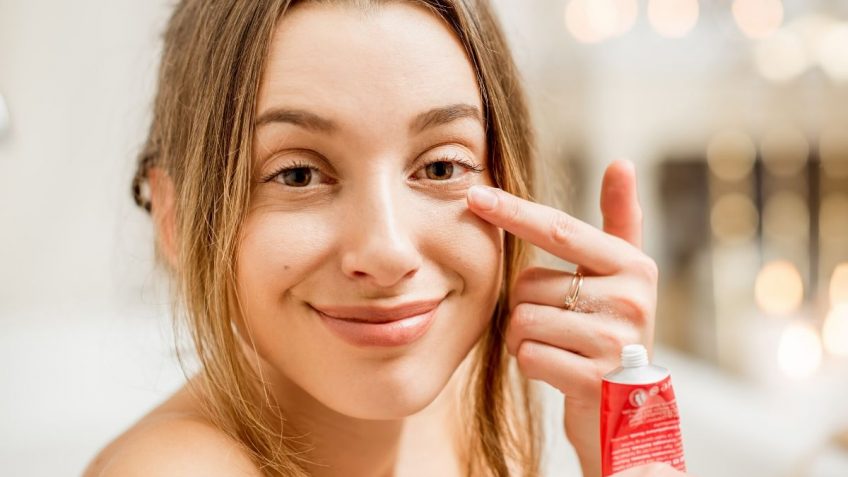  Najbolja krema za podočnjake – TOP 13