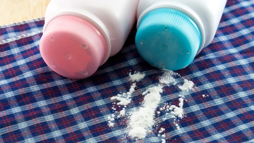  Bebi puder za bebe: kada ga treba koristiti, kada ne