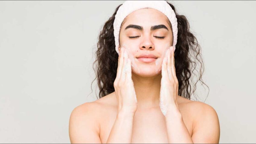 Najbolja pena za čišćenje lica – top izbori